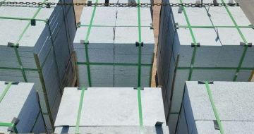 周口 芝麻白花岗岩5公分地铺石 花岗岩厂家工厂装车日常