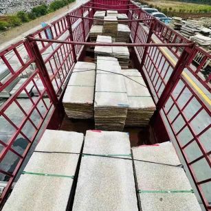 周口 黄金麻花岗岩荔枝面，光面毛板装车完成