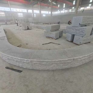 周口 芝麻白异形坐凳，自然面光面弧形加工