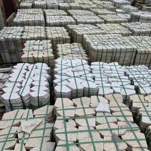 周口 黄金麻白麻花岗岩荔枝面地铺石(冰裂纹)