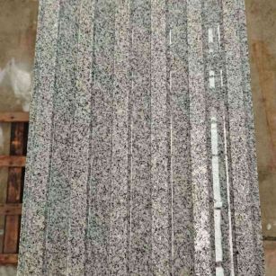 周口 芝麻白花岗岩荔枝面雕刻盲道，盲条