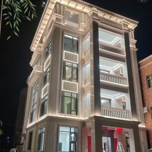 周口 芝麻白花岗岩别墅外墙夜间效果