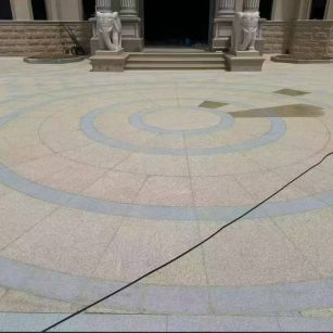 周口 黄金麻芝麻灰花岗岩石材地铺拼接效果