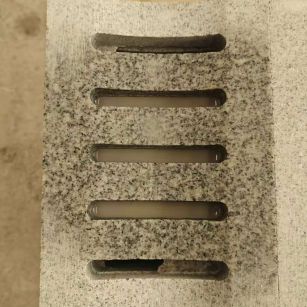 周口 芝麻白拉丝面花岗岩U型开槽排水槽