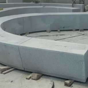 周口 芝麻白花岗岩光面弧形坐凳