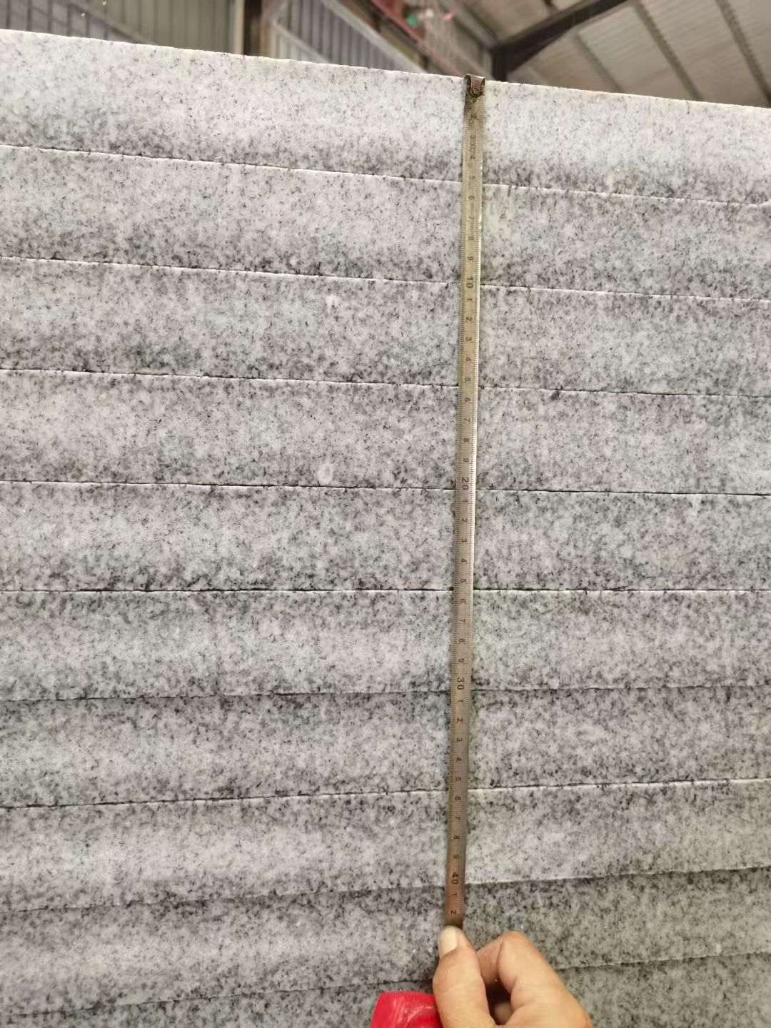 周口 芝麻白火烧成品厚薄均匀，B料价格接近A料质量