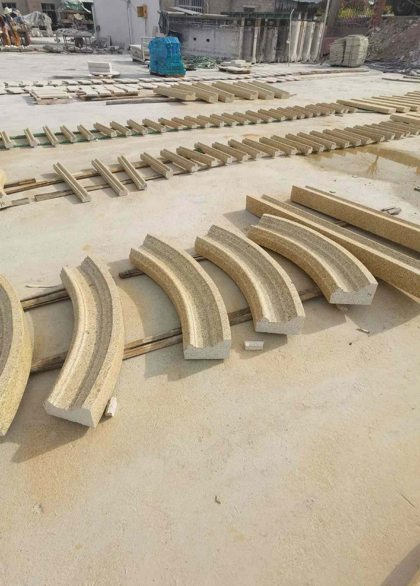 周口 黄金麻花岗岩别墅线条