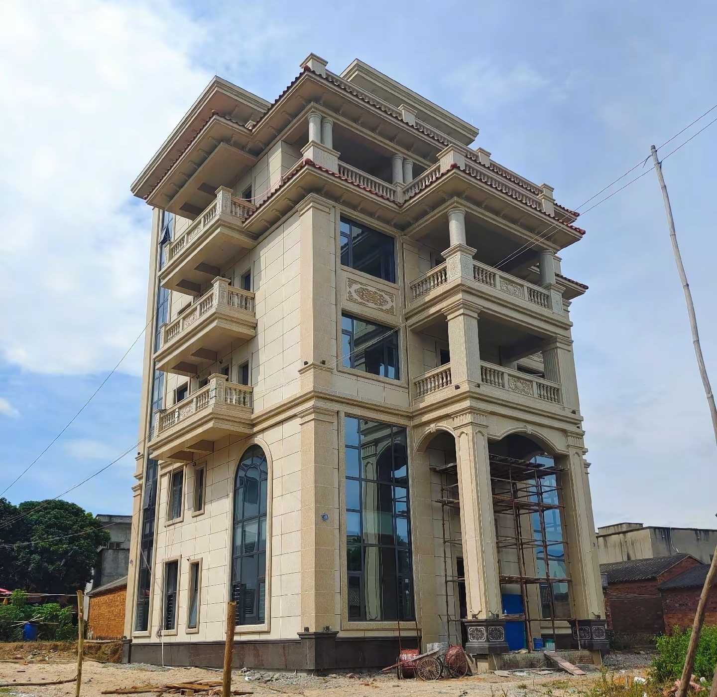 周口 黄金麻花岗岩石材别墅外墙干挂搭配（雕花栏杆花瓶柱门楼罗马柱）