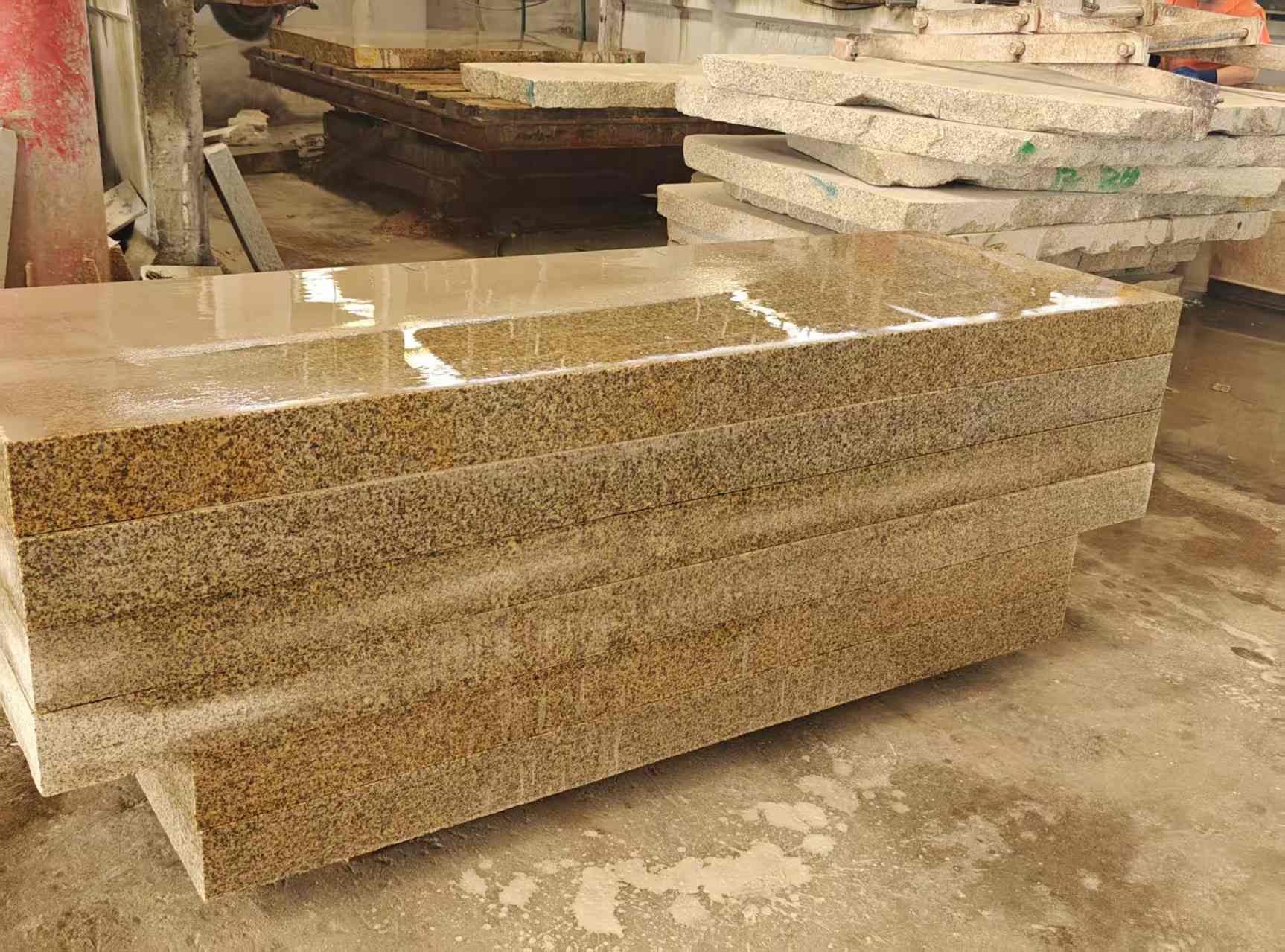 周口 黄金麻栏杆料半成品加工中