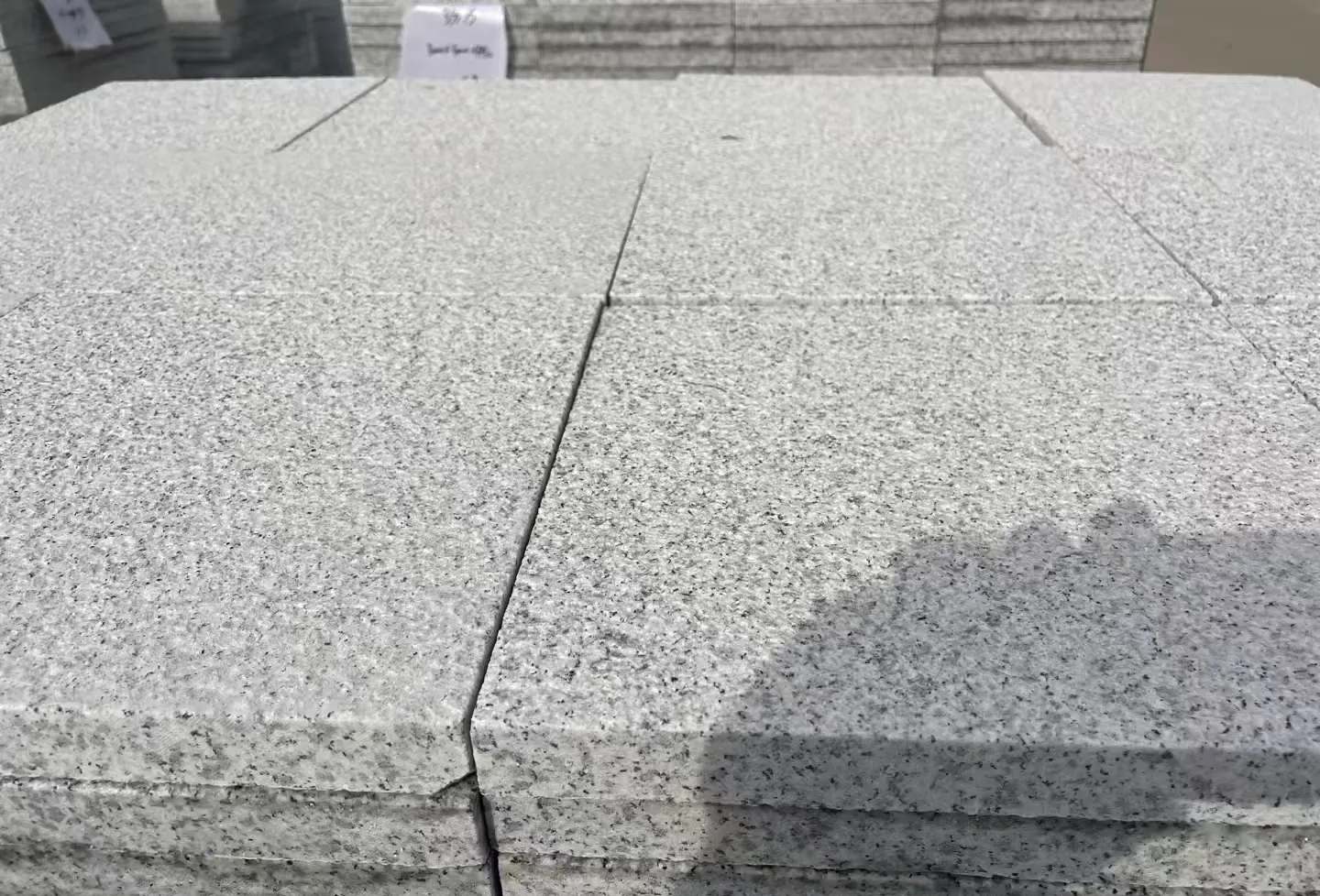 周口 白麻花岗岩石材推荐 荔枝面地铺石