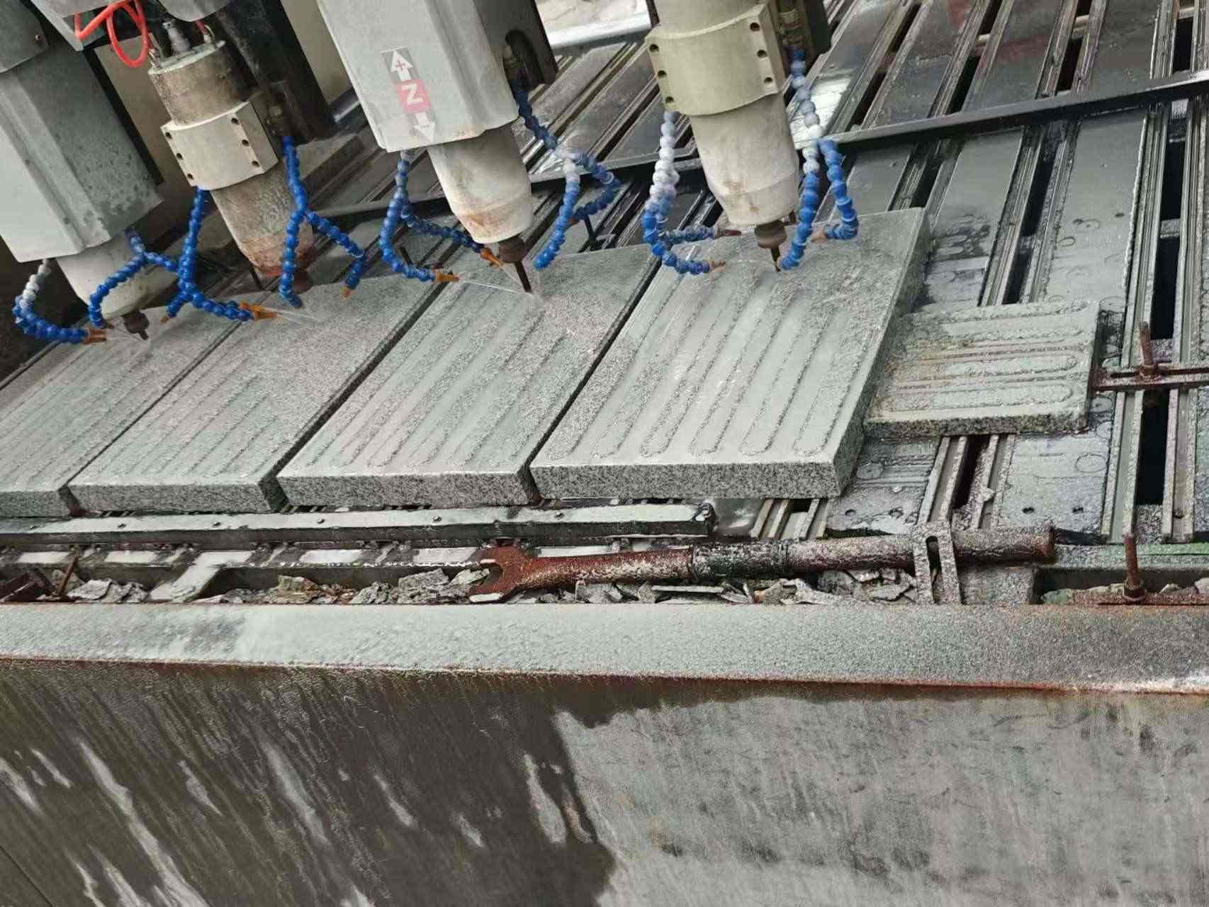 周口 芝麻白花岗岩荔枝面盲道雕刻