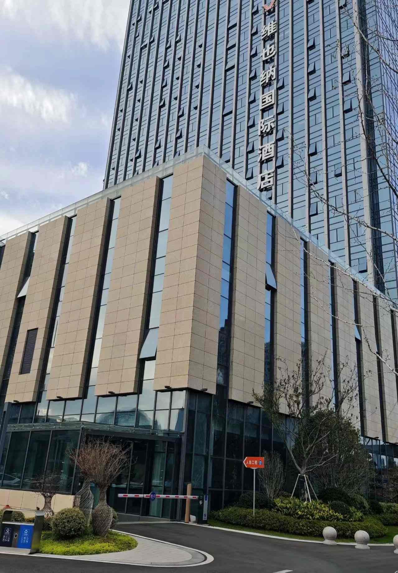 周口 黄金麻花岗岩外墙干挂