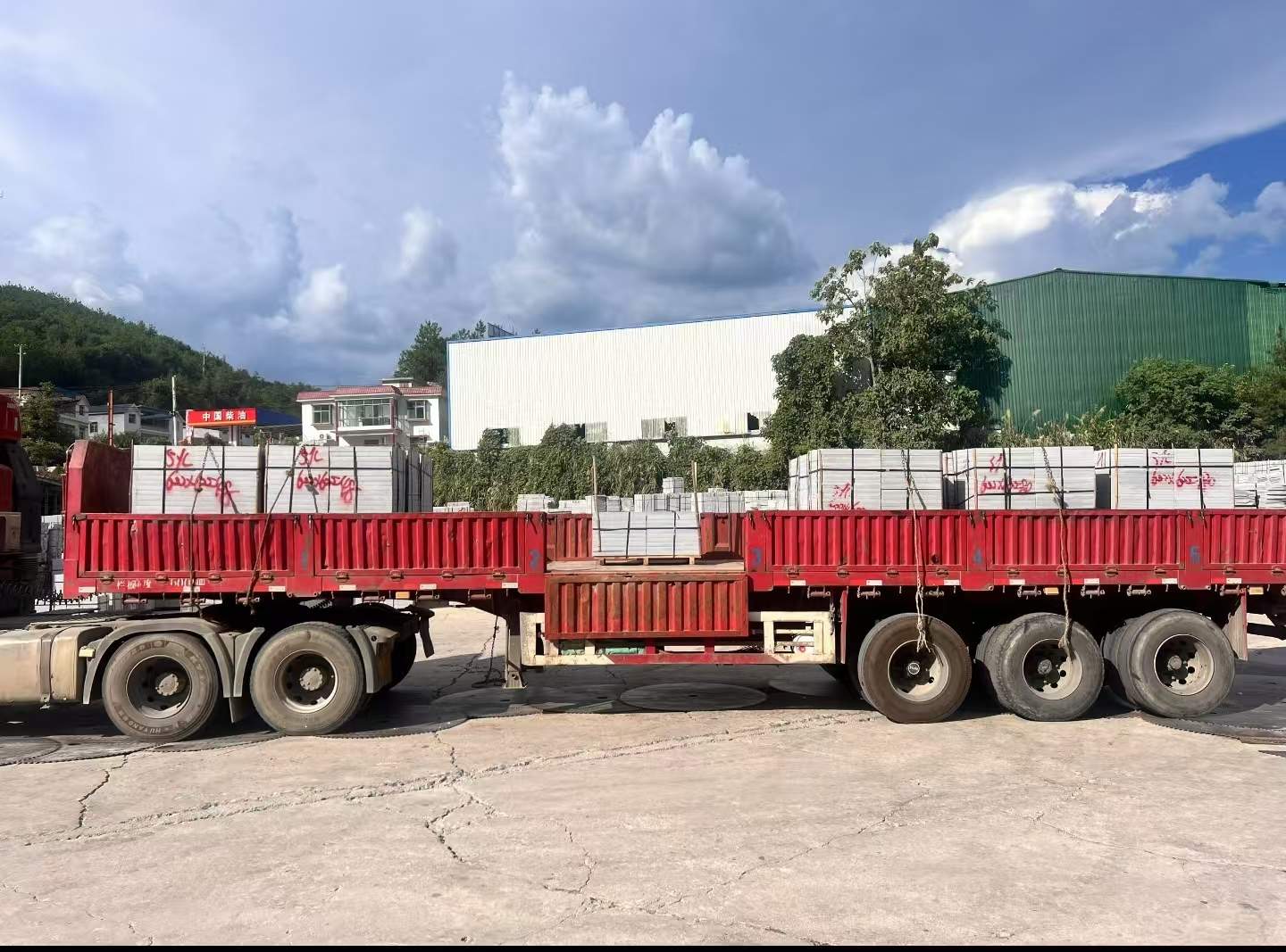 周口 芝麻灰花岗岩地铺石出货日常