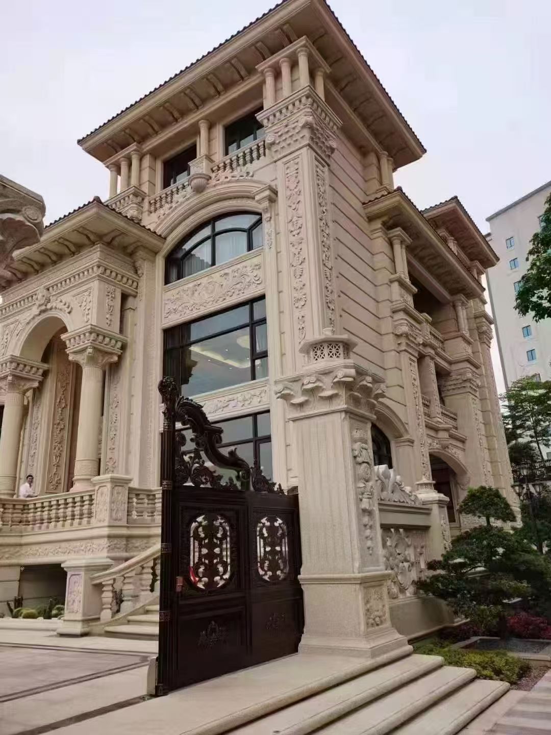 周口 黄金麻花岗岩别墅外墙干挂效果展示