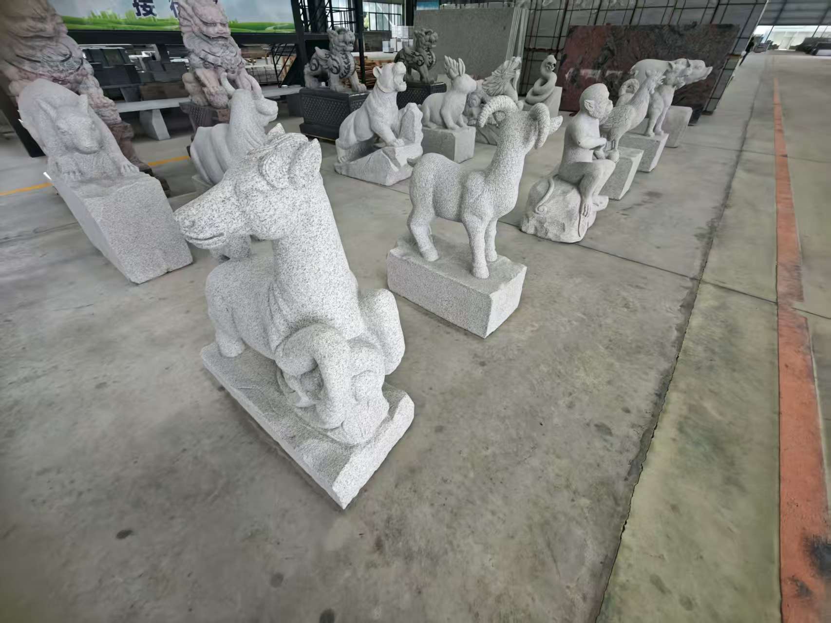 周口 芝麻白花岗岩造型立体雕刻——十二生肖