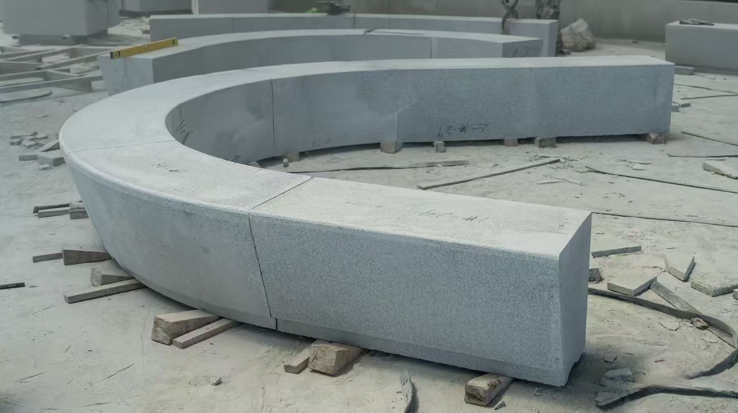 周口 芝麻白花岗岩光面弧形坐凳